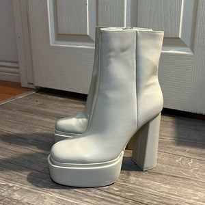 Brand New never worn Zara white faux leather platform go go boots size 37